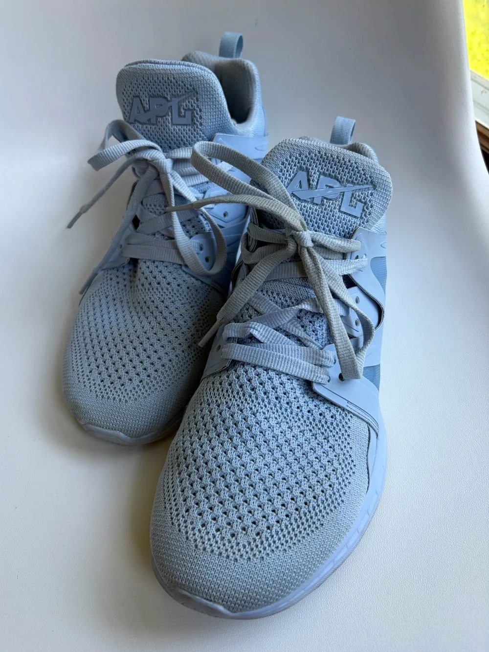 APL Ascend  Women’s 9.5  Lightweight  Tech Weave Knit Sneakers in Ice Blue